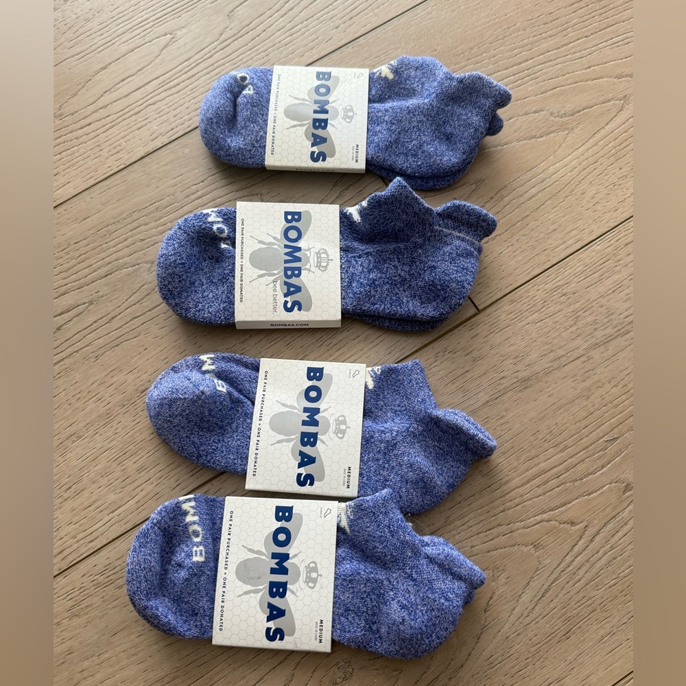 Bundle of 4 socks never worn